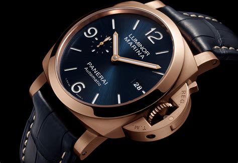 panerai with a suite|en Panerai luminor.